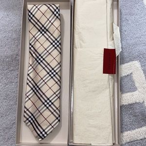 Burberry Nova Check Tie - 100% Silk - Brand New